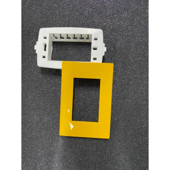 Placa 3 Módulos com Suporte 4x2 - RECTA MOSTARDA GLOSS